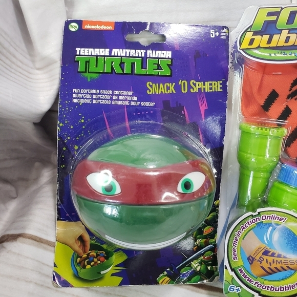 Summer Time Fun Bundle Messi Foot Bubbles Finger Soccer TMNT Snack Container - Picture 2 of 10